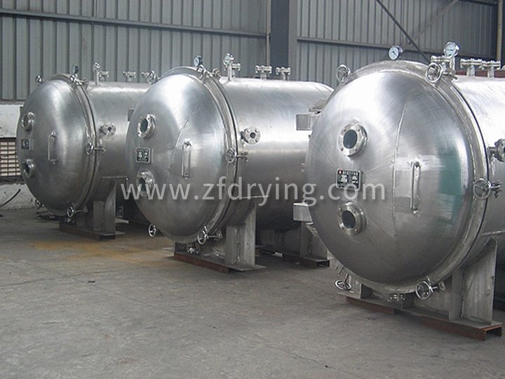 Circular static vacuum dryer